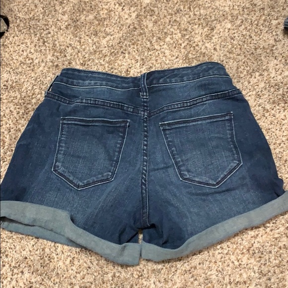 4/27 Jean cuffed shorts - Picture 2 of 3